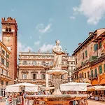 Sabrina - Residenza Piazza Erbe Διαμέρισμα *